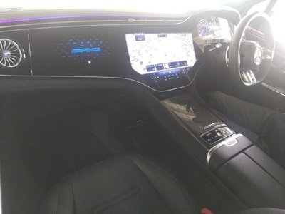 MERCEDES-BENZ EQE - 3