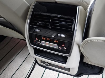 2025 BMW X5 缩略图 18