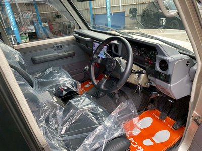 2003 Toyota LAND CRUISER 70 — миниатюра 21