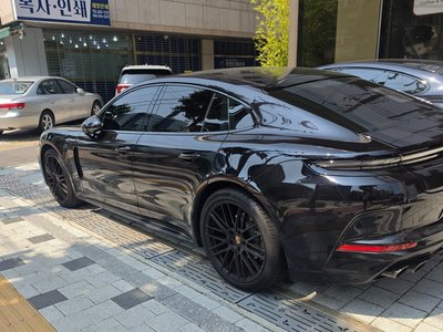 PORSCHE PANAMERA - 4