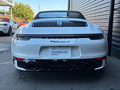 PORSCHE 911 CABRIOLET - 6