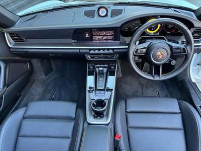 PORSCHE 911 CABRIOLET - 2