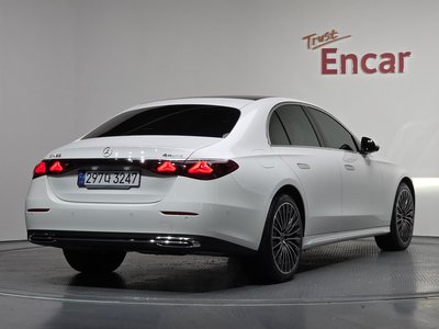 MERCEDES-BENZ E-CLASS - 2