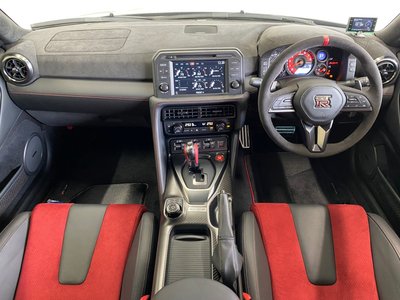 NISSAN GT-R - 7