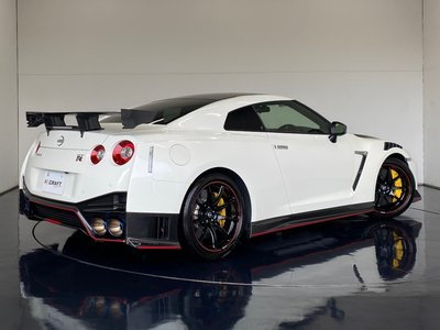 NISSAN GT-R - 2