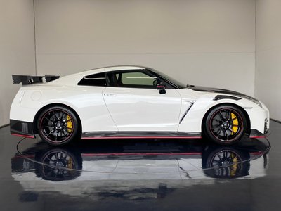 NISSAN GT-R - 5