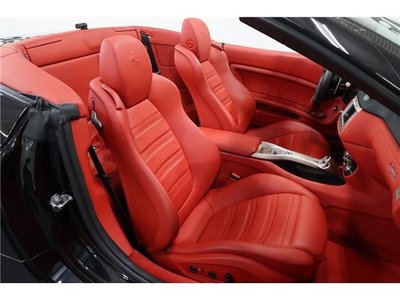صورة مصغرة 18 لـ 2010 Ferrari CALIFORNIA