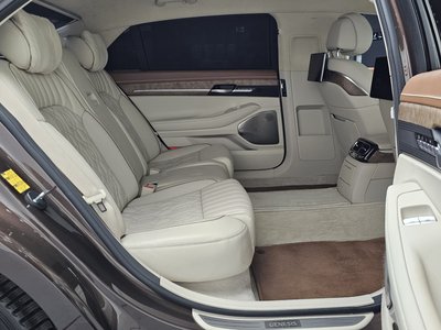 2021 Genesis G90 — миниатюра 12