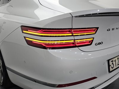 GENESIS G80 (RG3) - 10