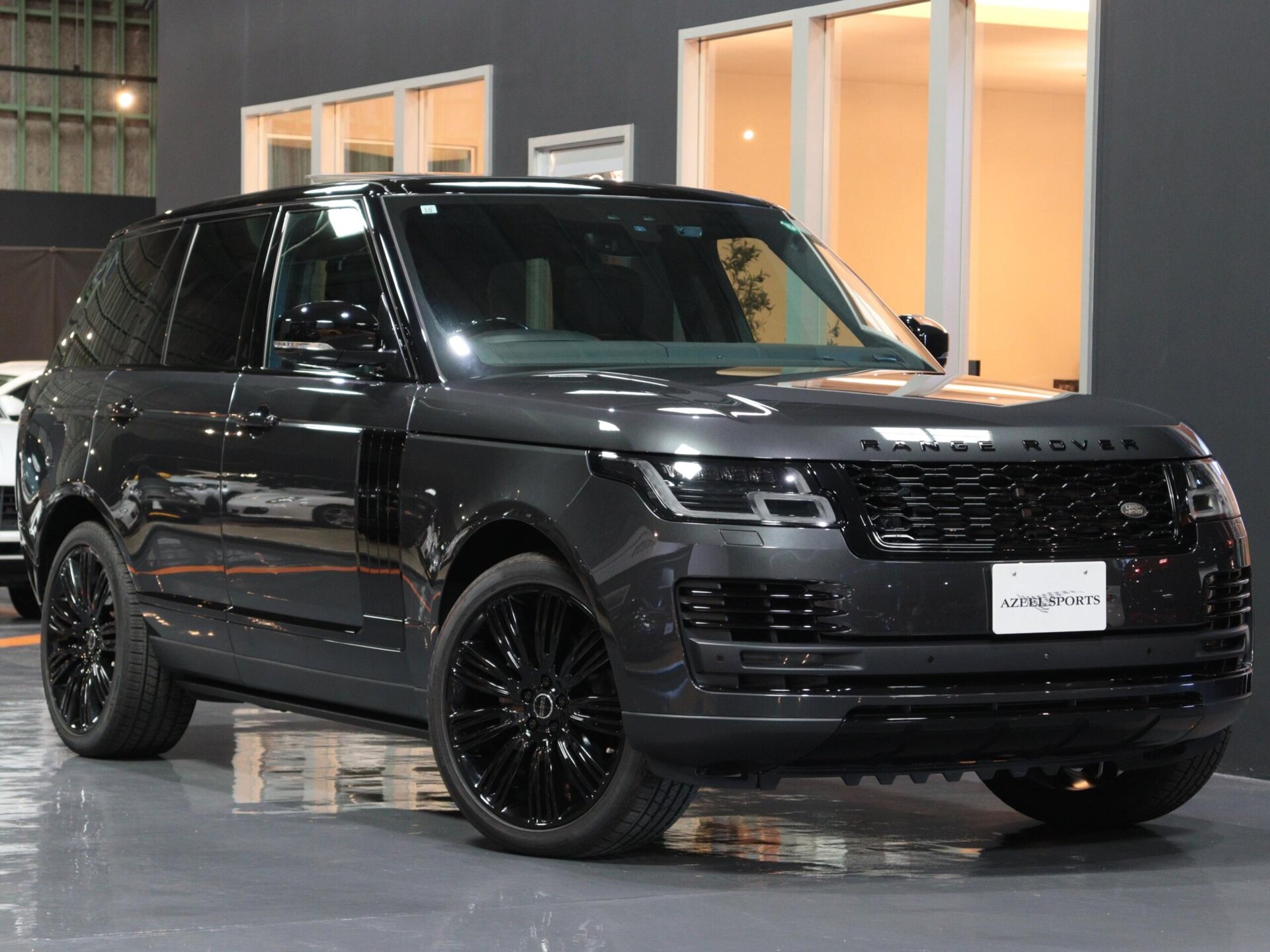LAND ROVER RANGE ROVER - View 1