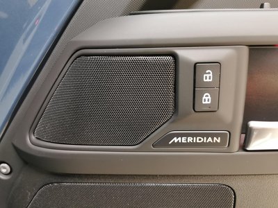 LAND ROVER DEFENDER - 3