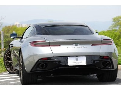 ASTON MARTIN DB12 - 2