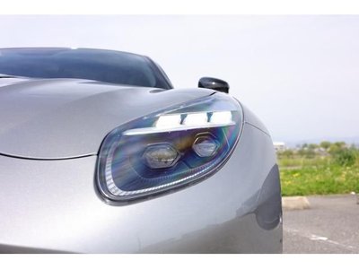 ASTON MARTIN DB12 - 7