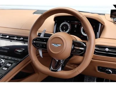 ASTON MARTIN DB12 - 4