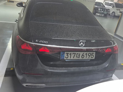 MERCEDES-BENZ E-CLASS - 3