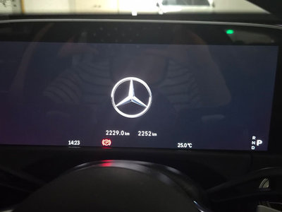 MERCEDES-BENZ E-CLASS - 6