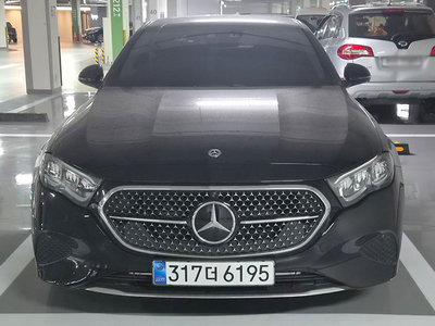 MERCEDES-BENZ E-CLASS - 1