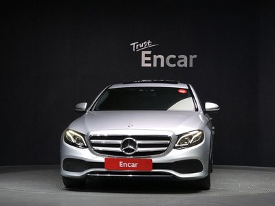 MERCEDES-BENZ E-CLASS - 2