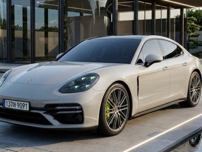 PORSCHE PANAMERA - 5