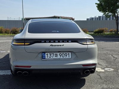 PORSCHE PANAMERA - 3