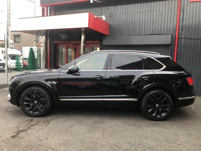 BENTLEY BENTAYGA - 4
