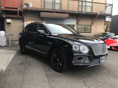 BENTLEY BENTAYGA - 9