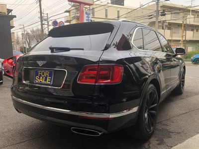 BENTLEY BENTAYGA - 8