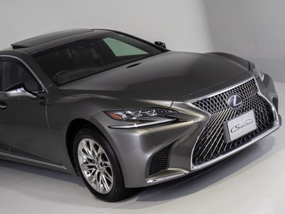 LEXUS LS - 7