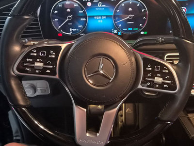 MERCEDES-BENZ GLS - 7