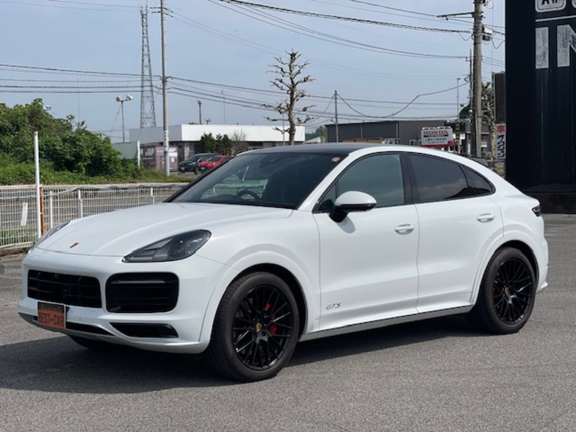 PORSCHE CAYENNE - View 1