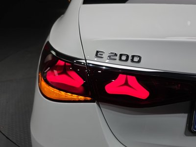 صورة 10 لـ 2025 Mercedes-BENZ E-CLASS