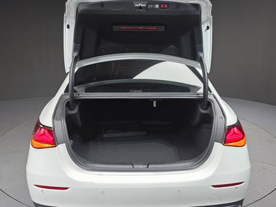 صورة مصغرة 34 لـ 2025 Mercedes-BENZ E-CLASS