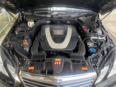 MERCEDES-BENZ E-CLASS - 8