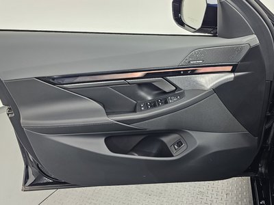 صورة مصغرة 14 لـ 2025 BMW 5 SERIES