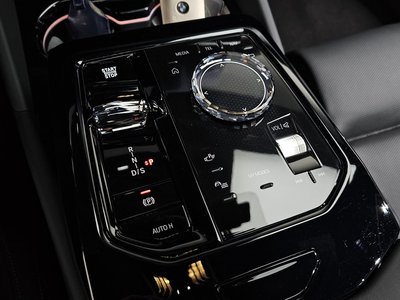 صورة مصغرة 12 لـ 2025 BMW 5 SERIES