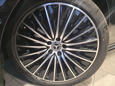 MERCEDES-BENZ E-CLASS - 4