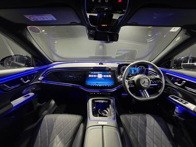 MERCEDES-BENZ E-CLASS - 7