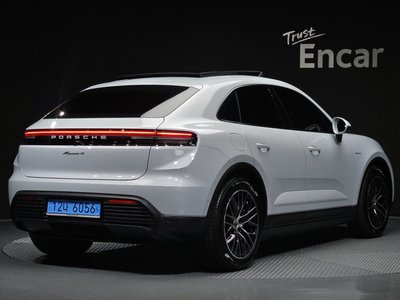 2025 Porsche MACAN 照片 4