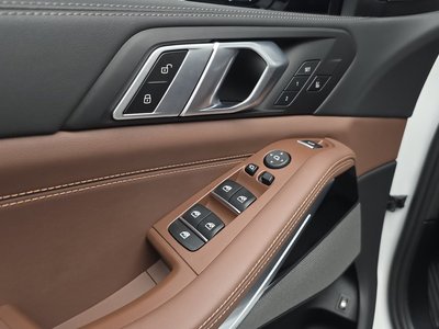 2025 BMW X5 — миниатюра 32
