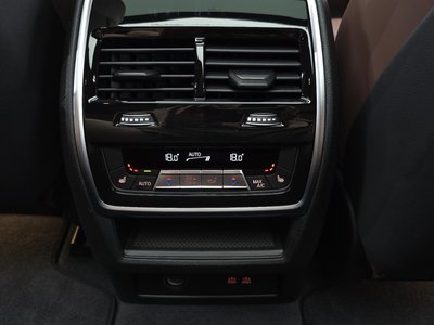 2025 BMW X5 — миниатюра 25