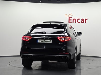 MASERATI LEVANTE - 4