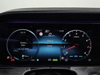 MERCEDES-BENZ E-CLASS - 8