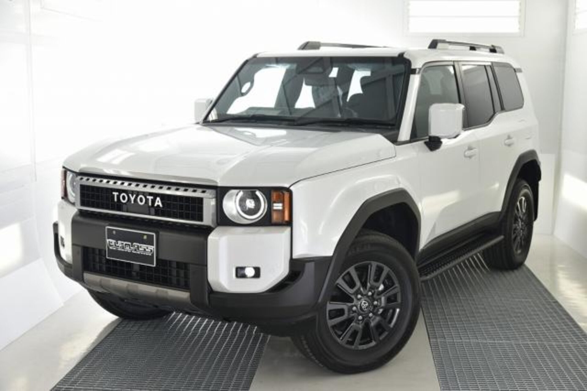 TOYOTA LAND CRUISER 250 - View 1