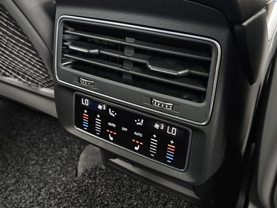 صورة مصغرة 25 لـ 2021 AUDI Q8