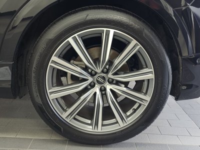 صورة 8 لـ 2021 AUDI Q8