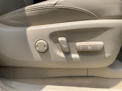 2023 Toyota LAND CRUISER PRADO photo 5