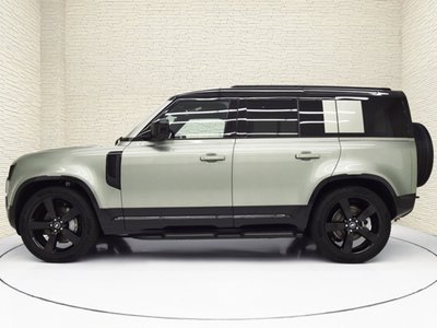 LAND ROVER DEFENDER - 6