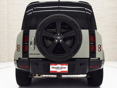 LAND ROVER DEFENDER - 4