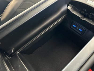 MERCEDES-BENZ E-CLASS - 8