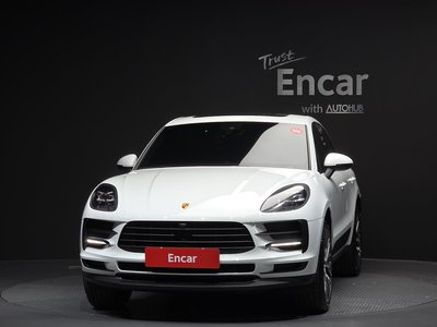 PORSCHE MACAN - 2